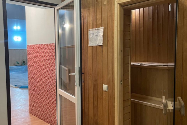 Бассейн с сауной в доме